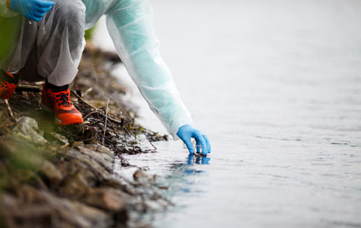 Concept - river water testing - © Sergey stock.adobe.com
