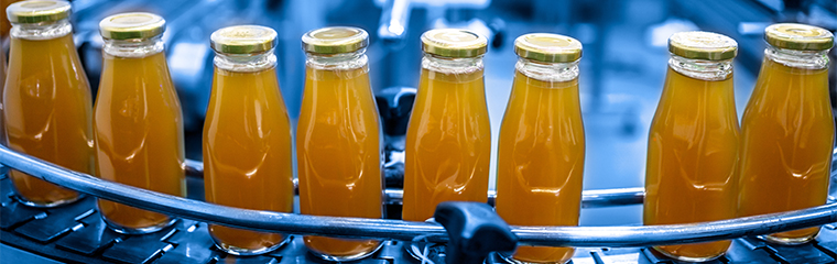 Feature - beverage packaging line © sirichai stock.adobe.com
