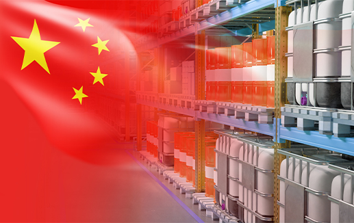 Place - China flag and chemical storage containers © Grispb stock.adobe.com