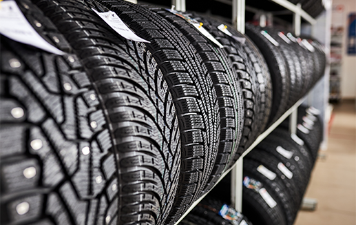 Product - tyres in auto repair shop © alfa27 stock.adobe.com