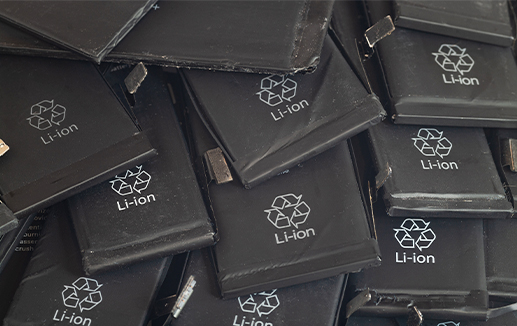 Product - used li-ion batteries © skiminok stock.adobe.com