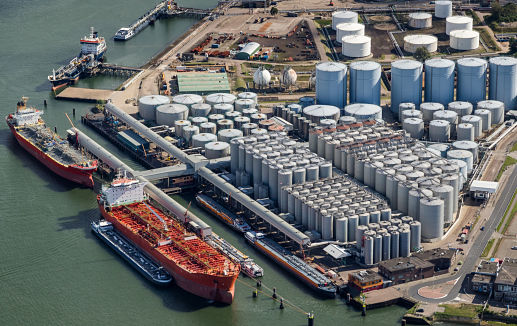 Industry - Tanker import517©VanderWolf Images stock.adobe.com