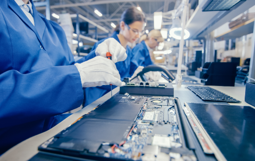 Industry - electronics factory © Gorodenkoff stock.adobe.com